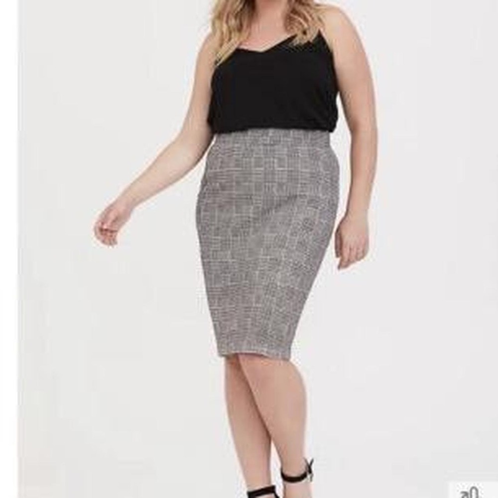 Torrid Grey plaid pencil skirt size 3